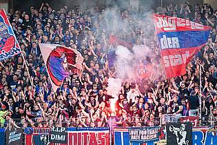 Uwe Anspach/dpa | Die Heidenheimer Fans dürfen sich auf ein weiteres Bundesliga-Jahr freuen.