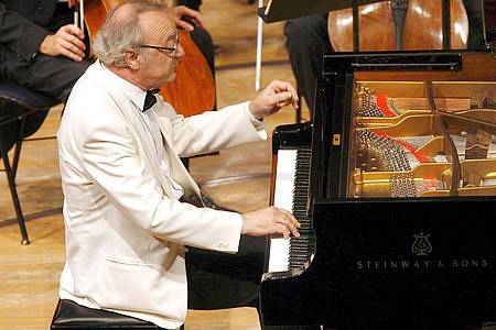 Keystone/EPA/dpa | Der Pianist Alfred Brendel 2006 in Luzern.