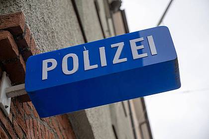 Peter Kneffel/dpa | Nicht alle Betroffenen wendeten sich an die Polizei. (Symbolbild)