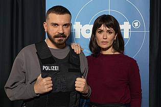 Boris Roessler/dpa | Edin Hasanovic und Melika Foroutan sind das neue Frankfurt-«Tatort»-Team des Hessischen Rundfunks (hr). (Archivbild)
