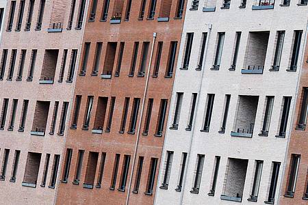 Julian Stratenschulte/dpa | Neue Mehrfamilienhäuser in Hannover.