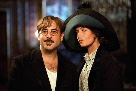 ---/Prokino.de/dpa | Szene aus den Film «Die Bonnards - malen und lieben», mit Vincent Macaigne (l) als Pierre Bonnard und Cécile De France als  Marthe de Méligny. 