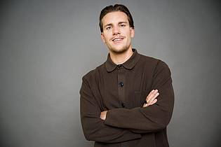 Henning Kaiser/dpa | Der Neu-Bachelor Felix Stein kommt aus Berlin - hält die Stadt aber nicht für ideal, um die neue Traumfrau zu finden.
