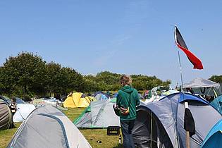 Lea Albert/dpa | Im Sommer sollen die Punk-Protestcamps auf Sylt in die vierte Runde gehen.