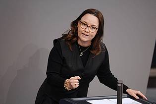 Kay Nietfeld/dpa | Die Ehefrau des ehemaligen SPD-Bundesvorsitzenden und Vizekanzlers Franz Müntefering (85) tritt die Nachfolge des bisherigen Geschäftsführers und Vorstandssprechers Björn Böhning an. 