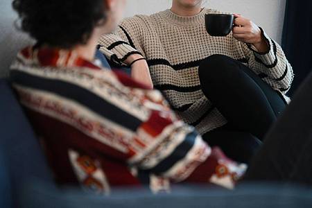 Alicia Windzio/dpa/dpa-tmn | Einfach da sein: Trauernde brauchen keine perfekten Worte ? oft genügt ein stilles, mitfühlendes Dasein.
