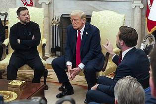 Mystyslav Chernov/AP/dpa | In den vergangenen Monaten setzte Trump mehreren Gästen im Oval Office heftig zu - allen voran dem ukrainischen Präsidenten Wolodymyr Selenskyj. (Archivbild)