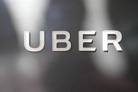 Christoph Dernbach/dpa | Uber wird künftig in Deutschland auch den Transport von Gegenständen vermitteln.