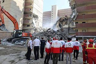 Uncredited/Iranian Red Crescent Society/AP/dpa | Zuvor hatte das israelische Militär mehr als 100 Ziele im Iran angegriffen.
