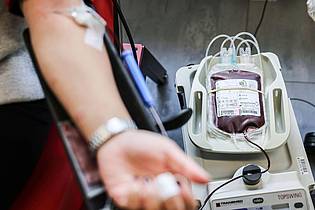 Oliver Berg/dpa | Nur drei Prozent der Deutschen spenden regelmäßig Blut. 