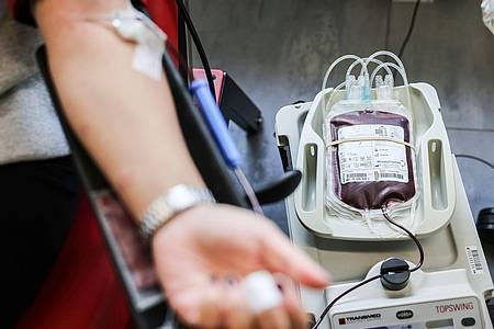 Oliver Berg/dpa | Nur drei Prozent der Deutschen spenden regelmäßig Blut. 
