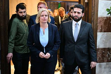 Sebastian Gollnow/dpa | Kurz vor dem Ende ihrer Amtszeit reiste die geschäftsführende Bundesinnenministerin, Nancy Faeser (SPD), zu einem Gespräch nach Damaskus, bei dem es auch um Rückführungen ging.