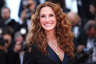 Vianney Le Caer/Invision via AP/dpa | Mit «Pretty Woman» wurde Julia Roberts vor 35 Jahren zum Weltstar. Die Lacher in dem Film sind sicher gesetzt, etwa wenn Roberts als Vivian beim Dinner die Schnecken «schlüpfrige kleine Scheißerchen» nennt.(Archivbild)
