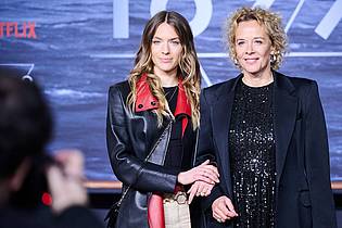 Annette Riedl/dpa | Katja Riemann (rechts) und ihre Tochter Paula Romy inszenieren ab Juli am Berliner Renaissance-Theater ein gemeinsames Stück. (Archivbild)