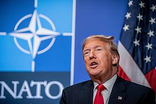 Michael Kappeler/dpa | Macht seit Jahren beim Thema Verteidigungsausgaben Druck: US-Präsident Donald Trump. (Archivbild) 