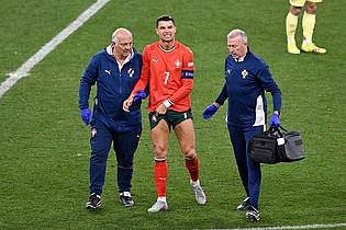Sven Hoppe/dpa | Angeschlagen ausgewechselt: Ronaldo kurz vor Beginn der Verlängerung.