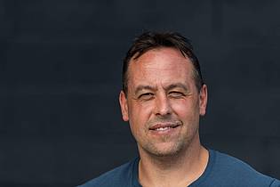 Maximilian Haupt/dpa | Mit Ex-Bundestrainer Marco Sturm gibt es erstmals einen deutschen NHL-Cheftrainer.