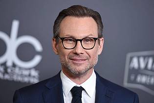 Jordan Strauss/Invision/AP/dpa | Christian Slater wird in Hollywood verewigt. (Archivbild) 