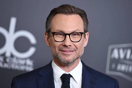 Jordan Strauss/Invision/AP/dpa | Christian Slater wird in Hollywood verewigt. (Archivbild) 