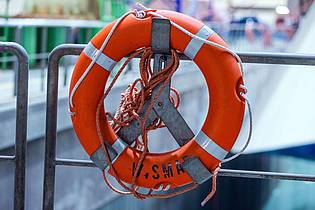 Jens Büttner/dpa-Zentralbild/dpa | Die beiden Männer konnten nur noch leblos aus dem Wasser geborgen werden. (Symbolbild)