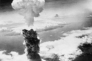 Uncredited/AP/dpa | Seit den Atomwaffenabwürfen auf Hiroshima und Nagasaki (Bild) vor 80 Jahren sind solche Waffen nicht wieder eingesetzt worden. (Archivbild)