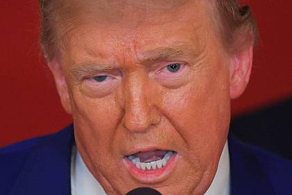 Carlos Barria/Reuters Pool via AP/dpa | US-Präsident Donald Trump hat nach den Angriffen eine Botschaft für den Iran. (Archivbild)