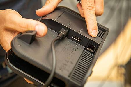 Christin Klose/dpa-tmn | Das Switch-2-Dock bringt einen LAN-Port mit, kann also per Kabel ans Netzwerk angeschlossen werden.