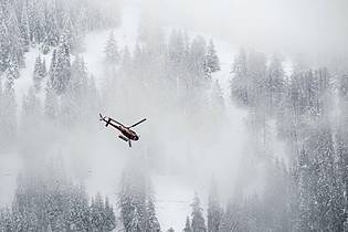 Jean-Christophe Bott/KEYSTONE/dpa | In der Schweiz sind die Leichen von fünf Skitourengängern entdeckt worden. (Foto: Archiv)