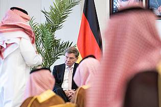 Hannes P. Albert/dpa | Außenminister Johann Wadephul (CDU) zu Besuch in Saudi-Arabien. (Archivbild)