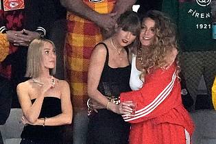 Charlie Riedel/AP/dpa | Teilerfolg für Justin Baldoni im Rechtsstreit mit Blake Lively: Baldoni bekommt Zugriff auf ausgewählte Nachrichten zwischen Lively und Superstar Taylor Swift. (Archiv) 