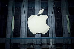 Michael Kappeler/dpa | Die Deutsche Umwelthilfe verklagt Apple wegen irreführender Werbung (Archivbild)