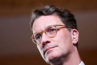 Thomas Banneyer/dpa | NRW-Ministerpräsident Hendrik Wüst (CDU) macht vor Bund-Länder-Gesprächen zum steuerlichen Entlastungsprogramm für die Wirtschaft Druck auf den Bund. (Foto-Archiv)