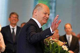 Michael Kappeler/dpa | Scholz hat sich aus dem Kanzleramt verabschiedet - soll aber weiter ein Büro und Mitarbeiter haben. (Archivbild)
