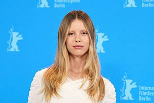 Soeren Stache/dpa | Mia Goth möchte eine Schurken-Rolle im «Star Wars»-Universum spielen. (Archivfoto) 