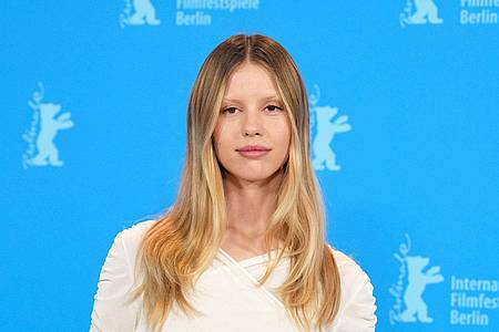 Soeren Stache/dpa | Mia Goth möchte eine Schurken-Rolle im «Star Wars»-Universum spielen. (Archivfoto) 