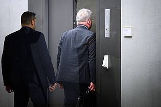Bernd von Jutrczenka/dpa | Der Inhalt der Sitzungen des Parlamentarischen Kontrollgremiums ist geheim. Nur einmal pro Jahr findet eine öffentliche Sitzung statt. (Archivfoto)
