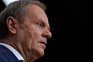 Omar Havana/AP/dpa | Polens Regierungschef Donald Tusk ist nach der Niederlage seines Kandidaten bei der Präsidentenwahl unter Druck. (Archivbild)