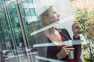 Christin Klose/dpa-tmn | Raus zum Rauchen? Das gilt als Unterbrechung der Arbeitszeit.