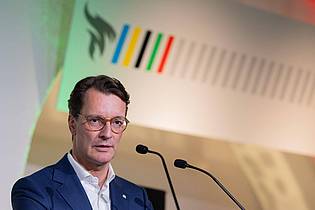 Rolf Vennenbernd/dpa | NRW-Ministerpräsident Hendrik Wüst will die Olympischen Spielen in die Region Rhein und Ruhr holen 