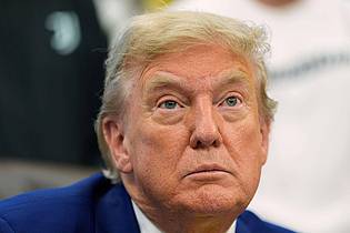 Alex Brandon/AP/dpa | Wegen seiner Vermittlung im Konflikt mit Indien schlägt Pakistans Regierung Donald Trump für den Friedensnobelpreis vor. (Archivbild)