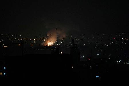 Vahid Salemi/AP/dpa | Die Gefahr einer Ausweitung des Konflikts sei groß, warnt der Experte. 