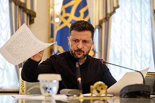 Evgeniy Maloletka/AP/dpa | Präsident Selenskyj hat einen neuen Generalstaatsanwalt in der Ukraine ernannt. (Archivbild)