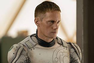 Steve Wilkie/Apple TV/dpa | Alexander Skarsgard als Murderbot.
