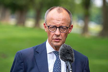Michael Kappeler/dpa | Im Zollstreit und der Ukraine-Diplomatie gab es während des Treffens von Merz und Trump keine entscheidenden Fortschritte.
