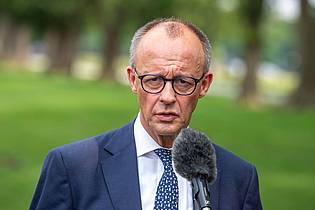 Michael Kappeler/dpa | Im Zollstreit und der Ukraine-Diplomatie gab es während des Treffens von Merz und Trump keine entscheidenden Fortschritte.