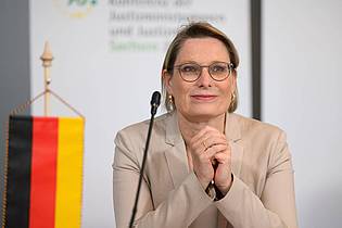 Robert Michael/dpa | Bundesjustizministerin Stefanie Hubig (SPD) war vor ihrem Amtsantritt Bildungsministerin in Rheinland-Pfalz.