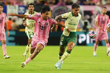 Marta Lavandier/AP/dpa | Inter Miami steht nach einem 2:2 gegen Palmeiras im Achtelfinale der Club-WM.
