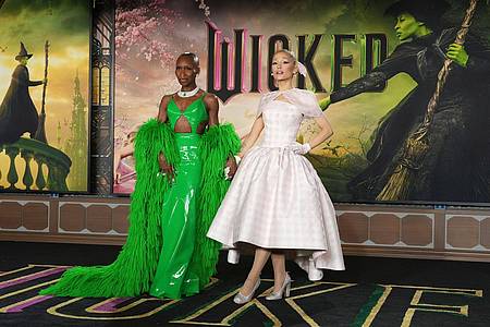 Jordan Strauss/Invision via AP/dpa |  Ein erster Trailer zum zweiten Teil des Film-Musicals «Wicked» verspricht eine emotionale Fortsetzung der Geschichte um die gegensätzlichen Hexen Glinda und Elphaba. (Archivbild)
