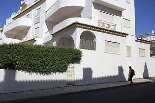 Armando Franca/AP/dpa | An der Praia da Luz wollen die meisten Menschen nichts mehr vom Fall wissen. (Archivfoto)