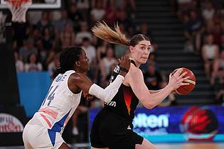 Christian Charisius/dpa | Luisa Geiselsöder und die deutschen Basketballerinnen stehen im EM-Viertelfinale.